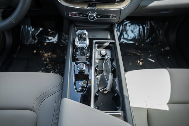 New 2026 Volvo XC60 B5 Plus w/ Protection Package Premier image 27