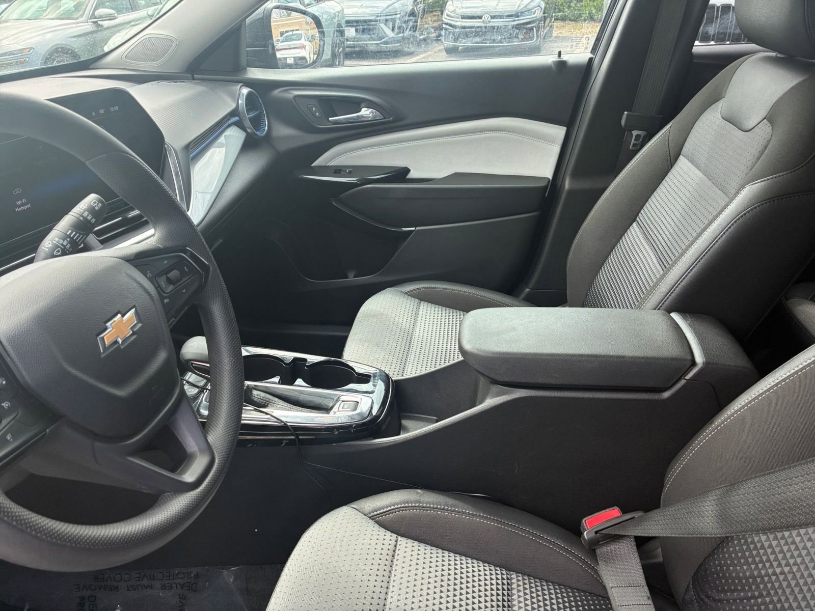 Used 2025 Chevrolet Trax LT image 22