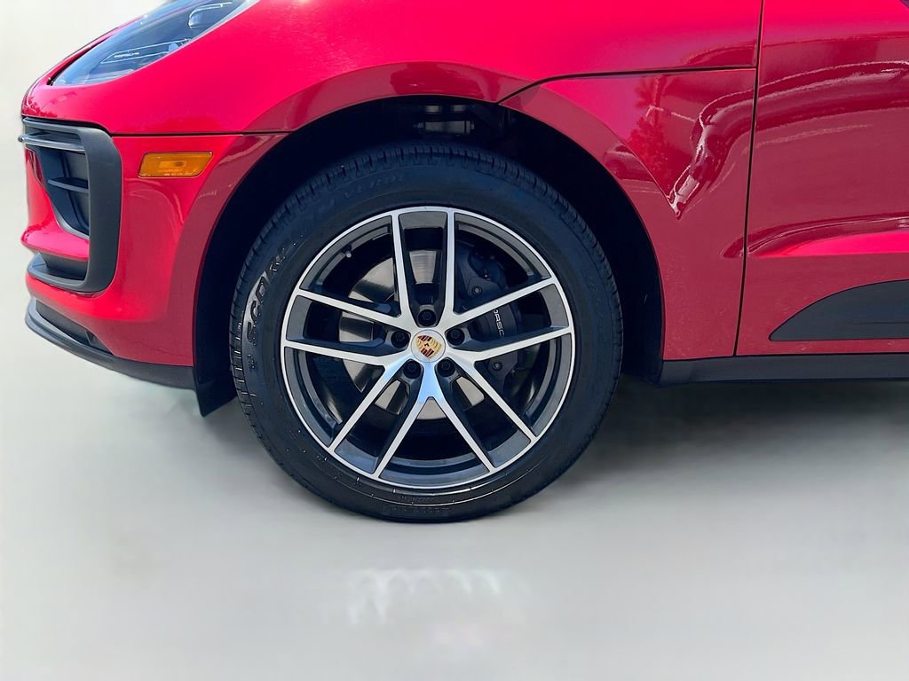 Used 2023 Porsche Macan AWD/4WD image 33