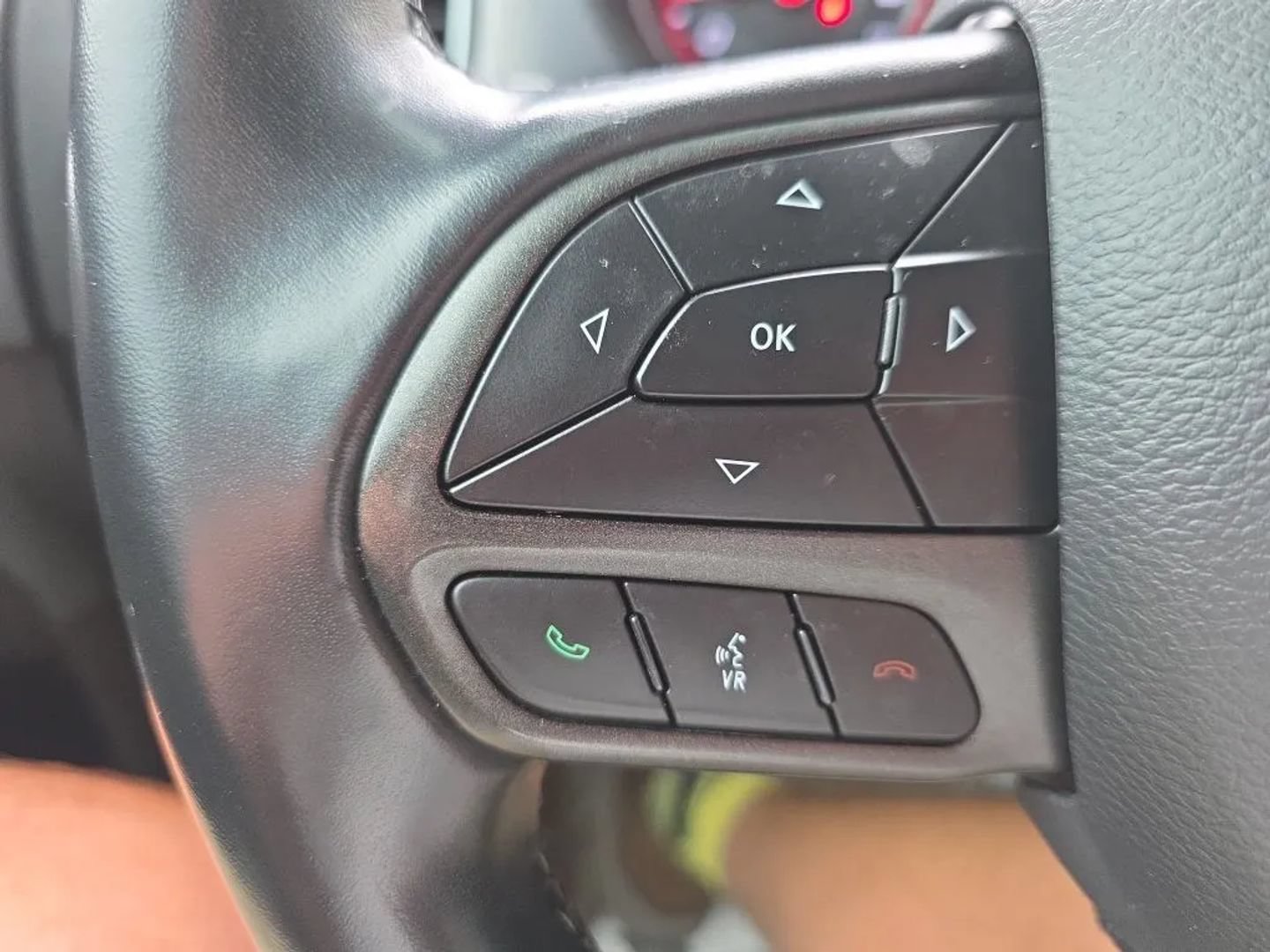 Used 2020 Dodge Charger SXT RWD image 18