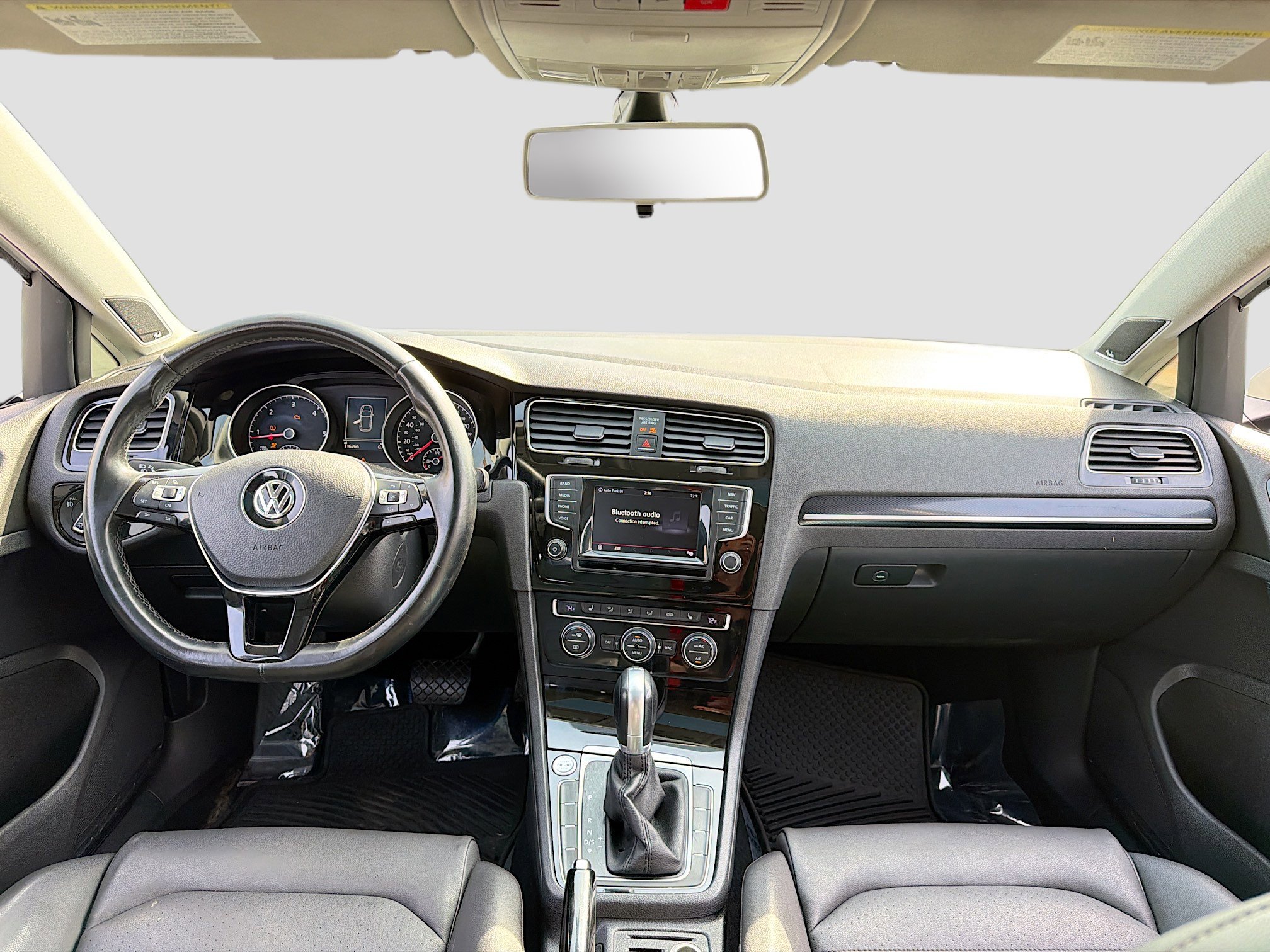 Used 2015 Volkswagen Golf TDI SEL image 3