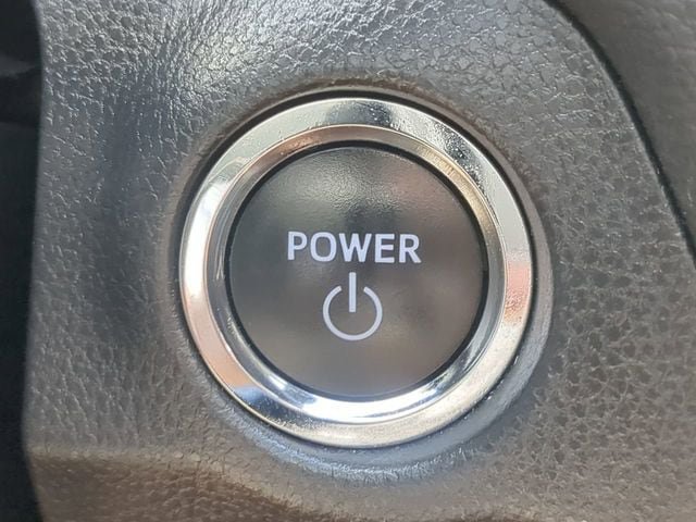 Used 2025 Toyota RAV4 XLE AWD/4WD image 25