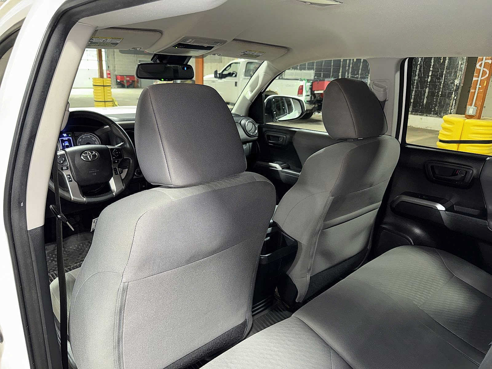 Used 2021 Toyota Tacoma SR5 AWD/4WD image 29