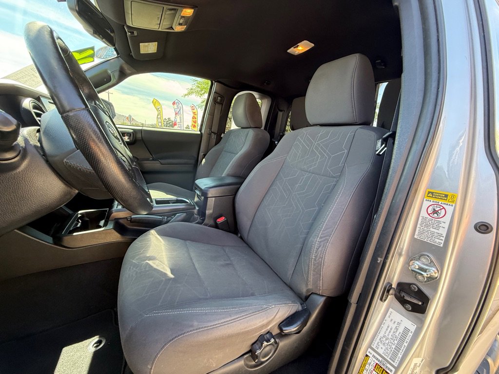 Used 2016 Toyota Tacoma TRD Sport w/ Towing Package RWD image 10