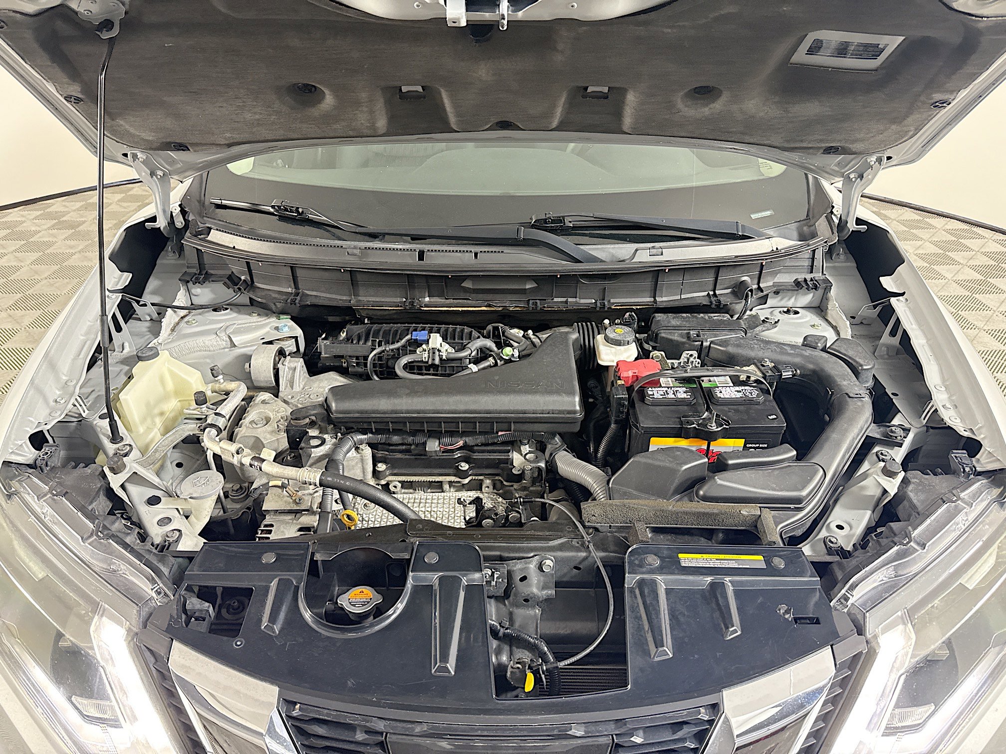 Used 2017 Nissan Rogue SV w/ SV Premium Package image 39