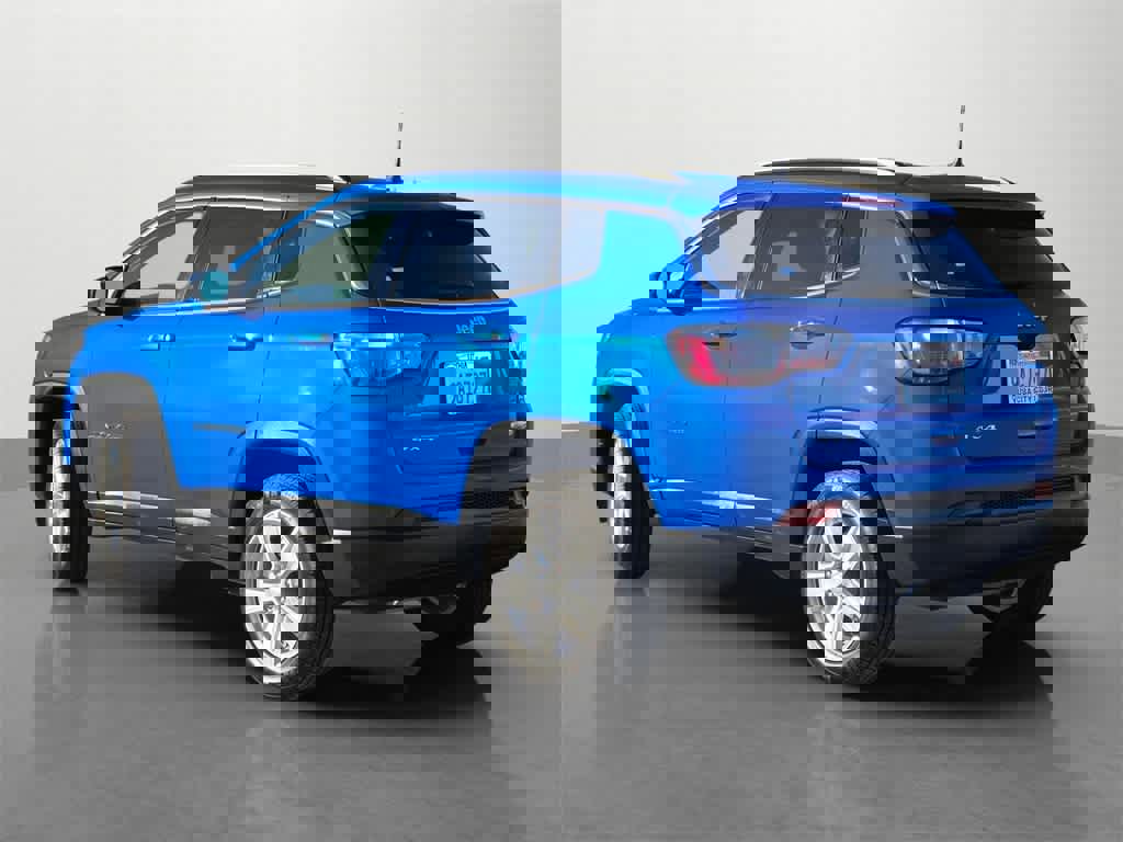 Used 2022 Jeep Compass Latitude image 4