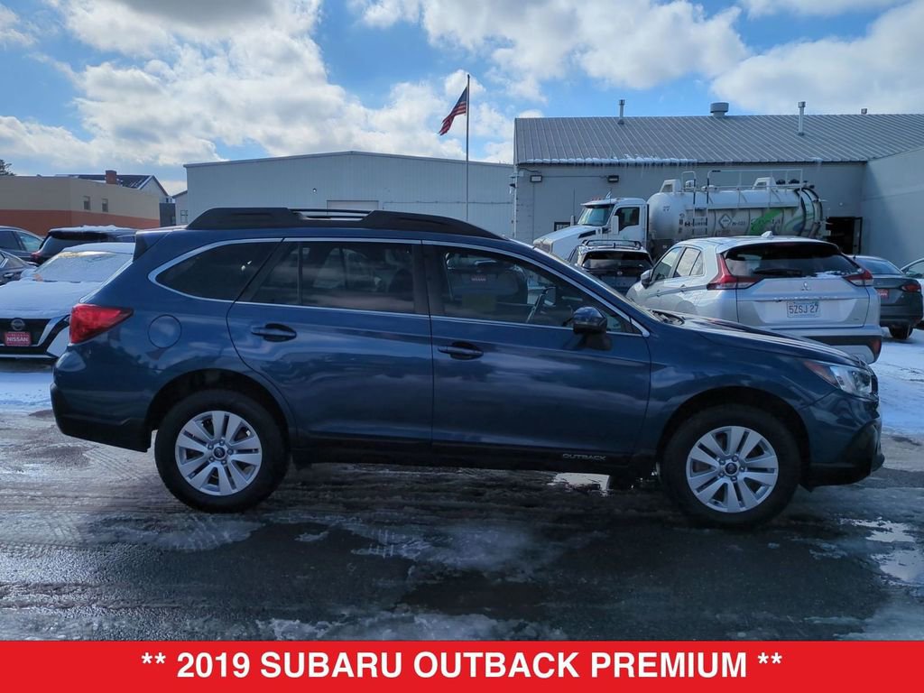 Used 2019 Subaru Outback 2.5i Premium image 3