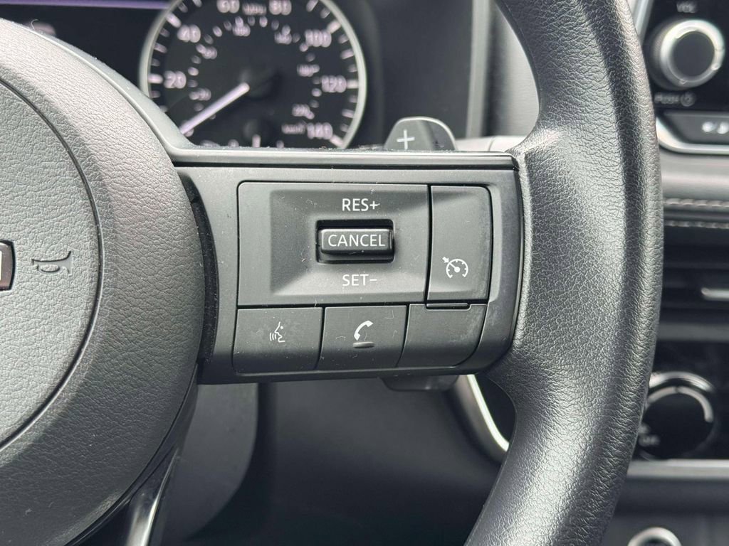 Used 2023 Nissan Rogue S AWD/4WD image 26