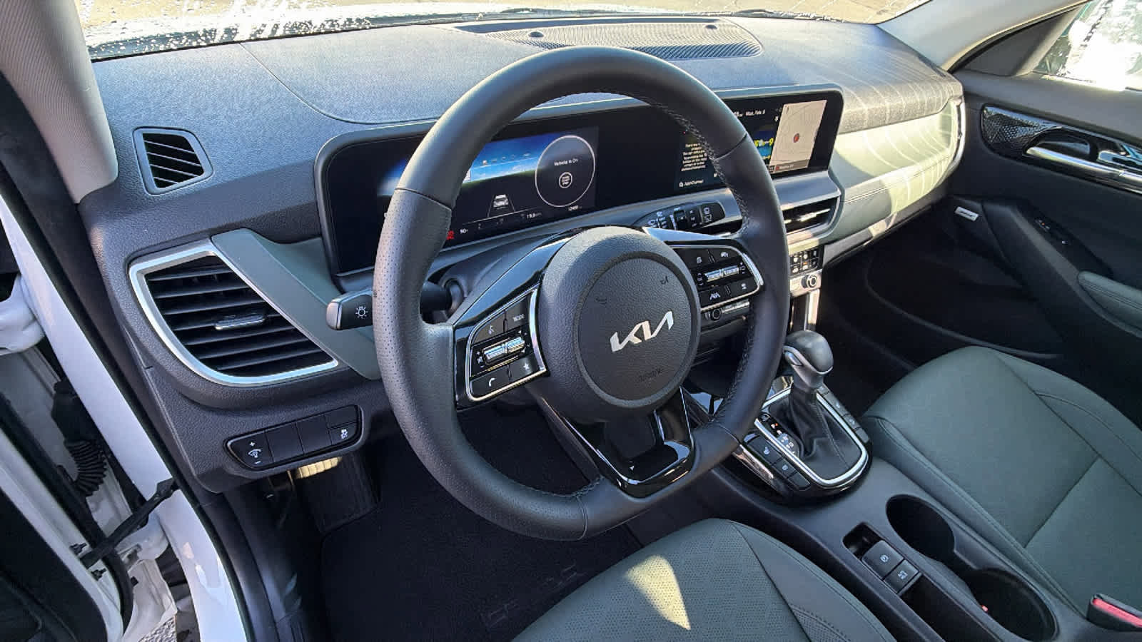 Used 2024 Kia Seltos SX image 10