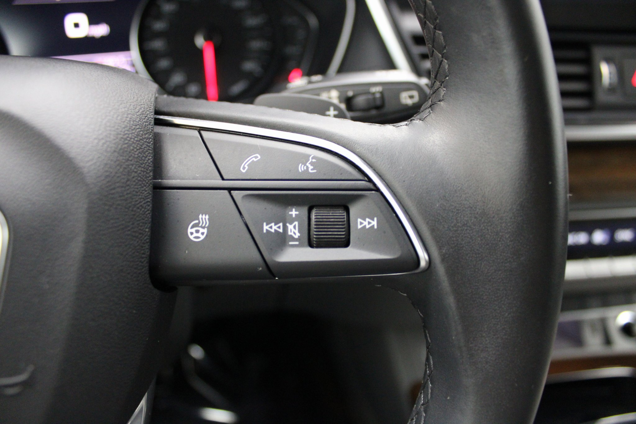 Used 2022 Audi Q5 2.0T Premium w/ Convenience Package image 39