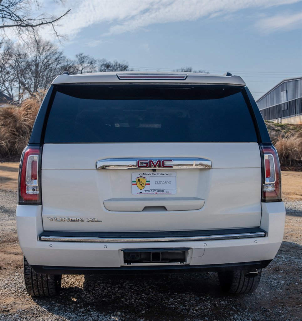 Used 2015 GMC Yukon XL Denali w/ Premium Package RWD image 4
