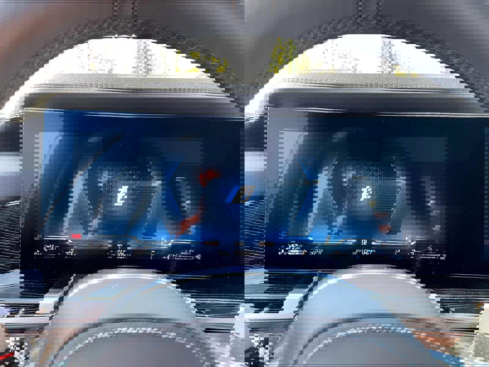 Used 2025 BMW 750e xDrive image 22