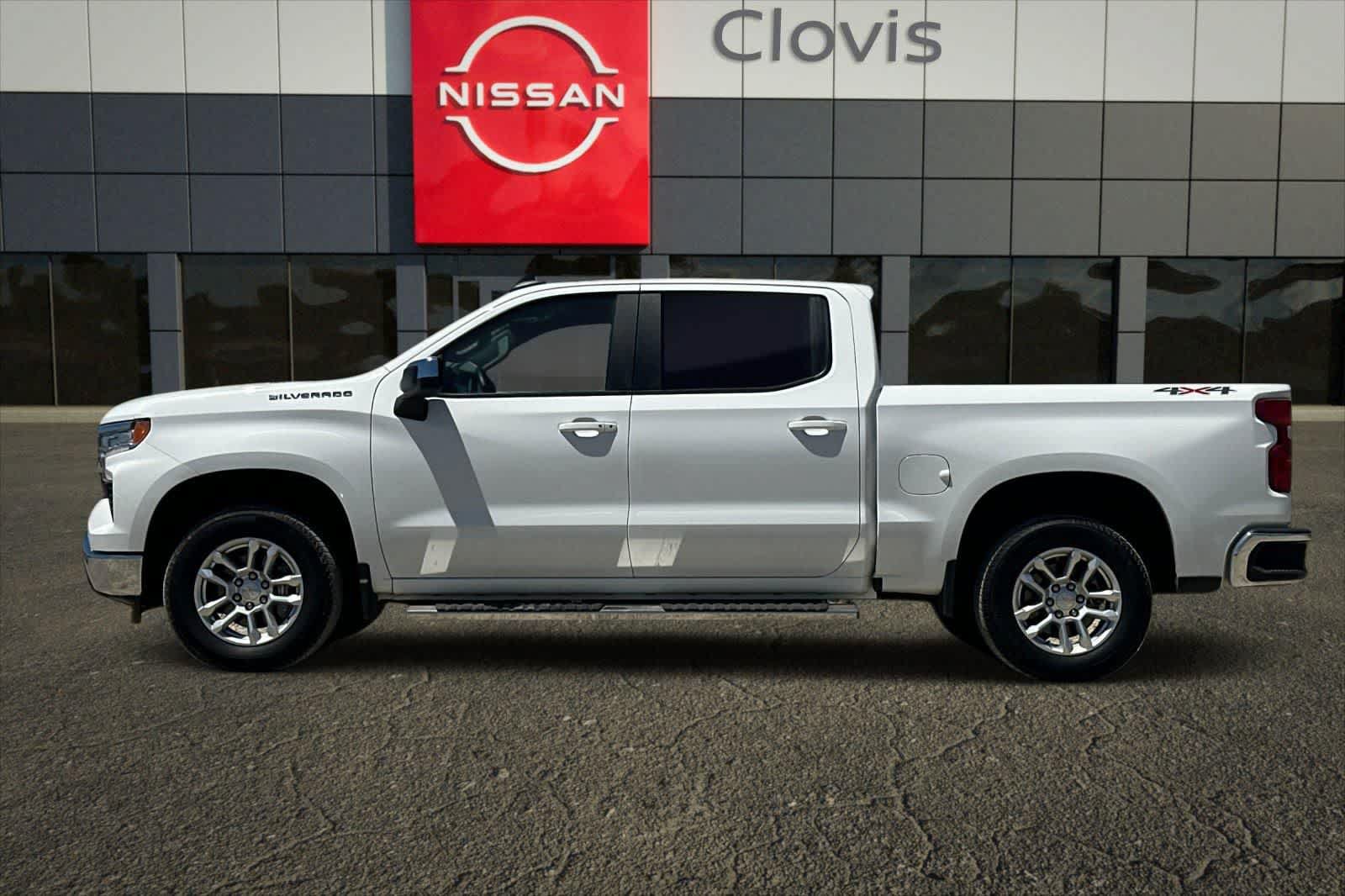Used 2025 Chevrolet Silverado 1500 LT AWD/4WD image 6