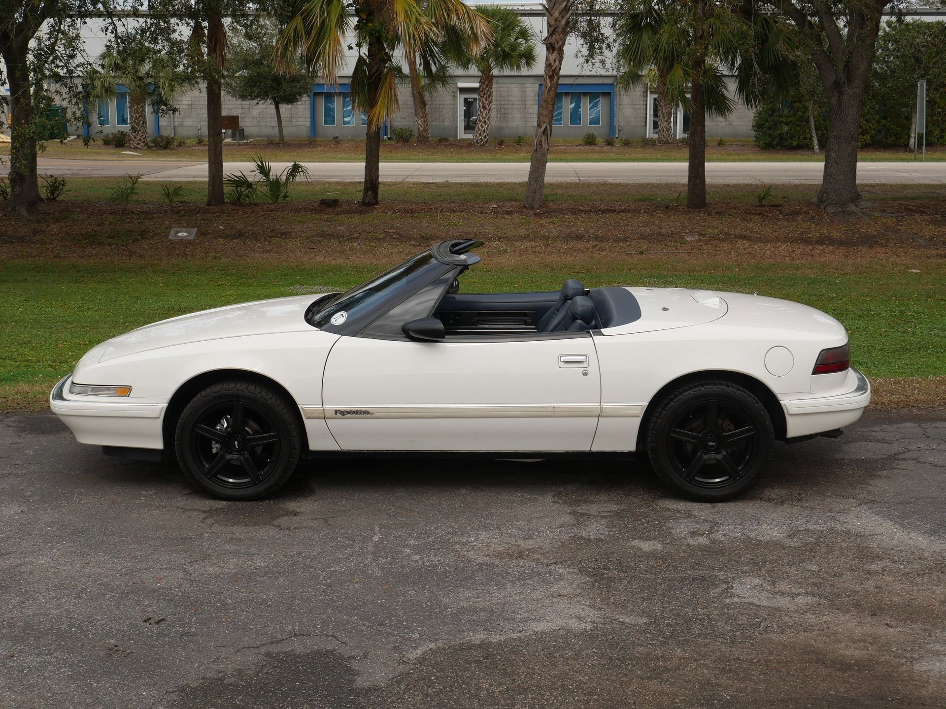 Used 1990 Buick Reatta Convertible image 57
