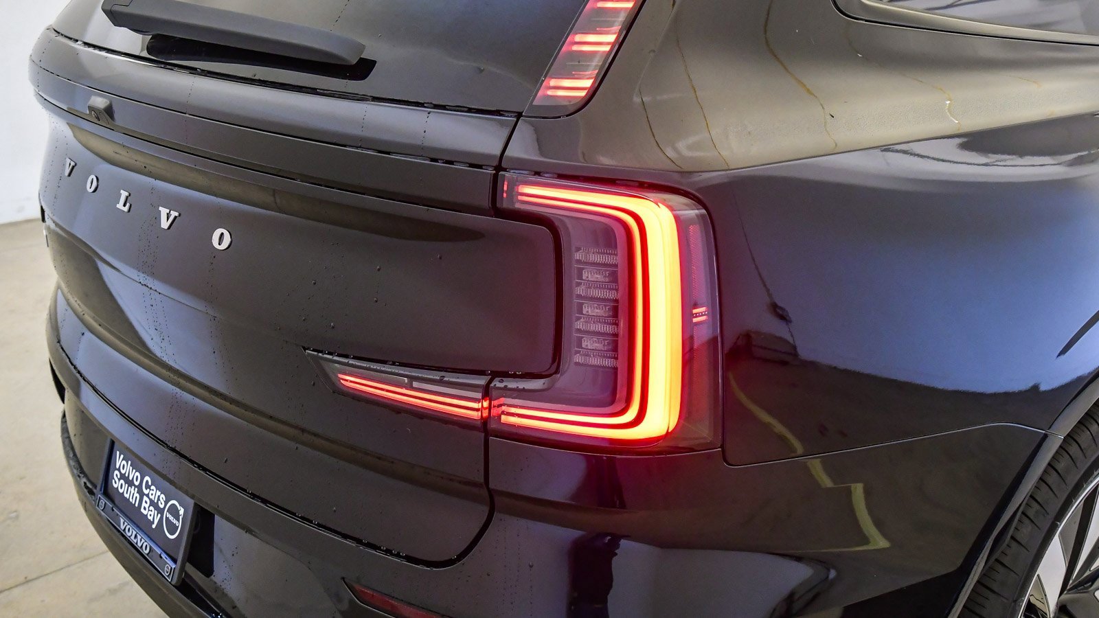 New 2025 Volvo EX90 Plus w/ Protection Package Premier image 12