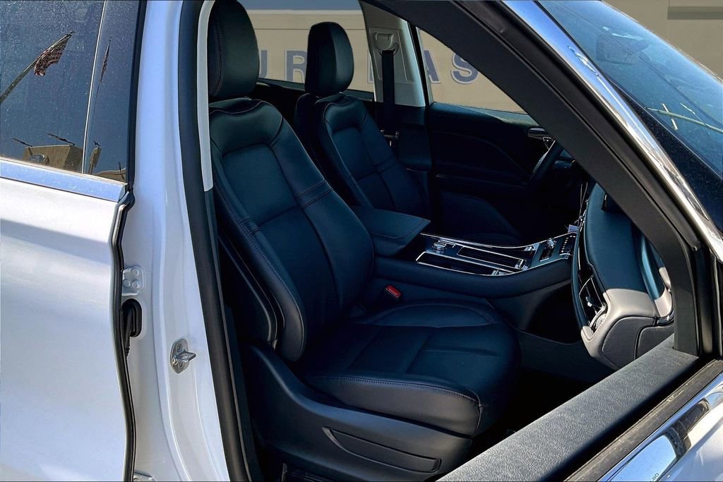 New 2026 Lincoln Aviator AWD image 11