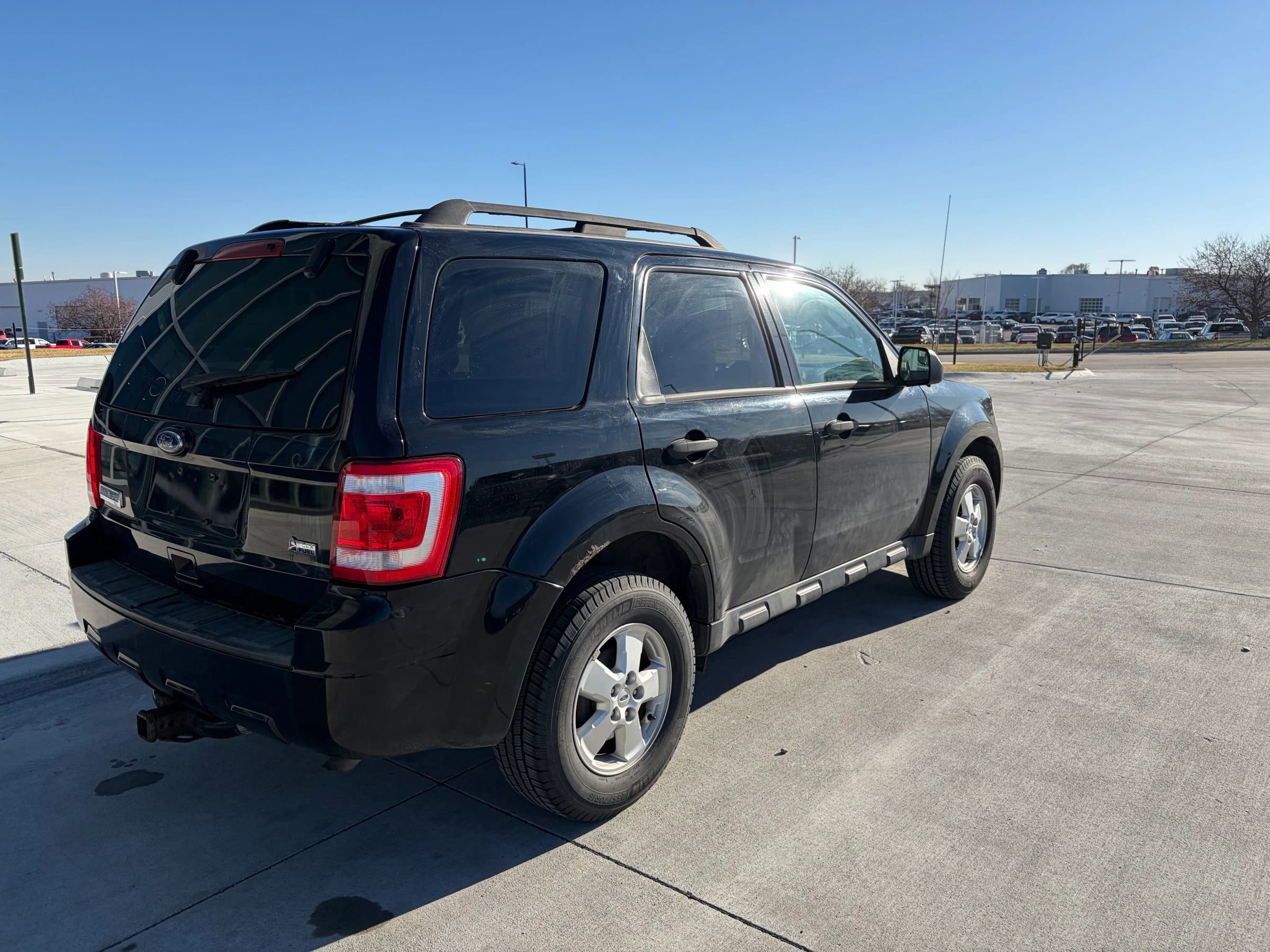 Used 2010 Ford Escape XLT AWD/4WD image 3