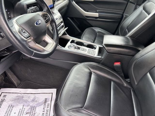 Used 2022 Ford Explorer XLT w/ Equipment Group 202A image 11