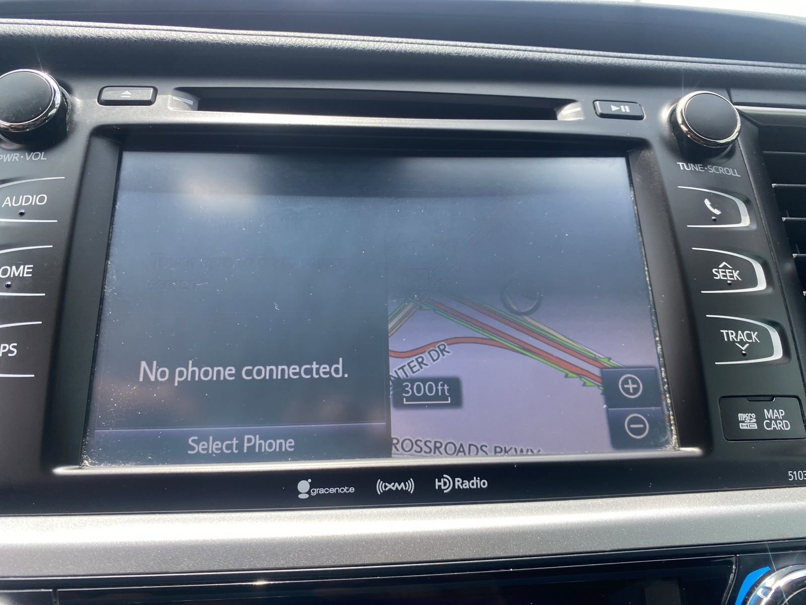 Used 2019 Toyota Highlander SE FWD image 17