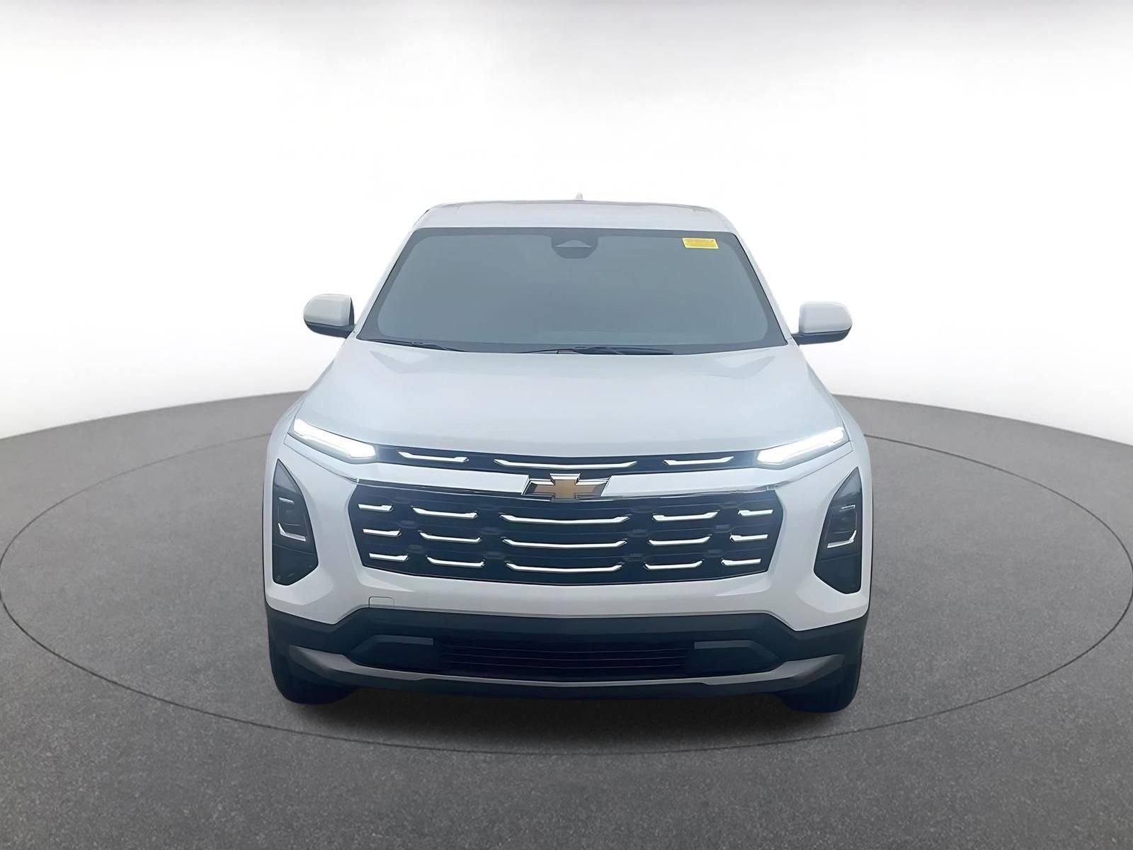 Used 2025 Chevrolet Equinox LT image 3