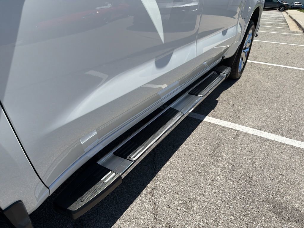 Certified 2024 Chevrolet Silverado 1500 LTZ AWD/4WD image 11