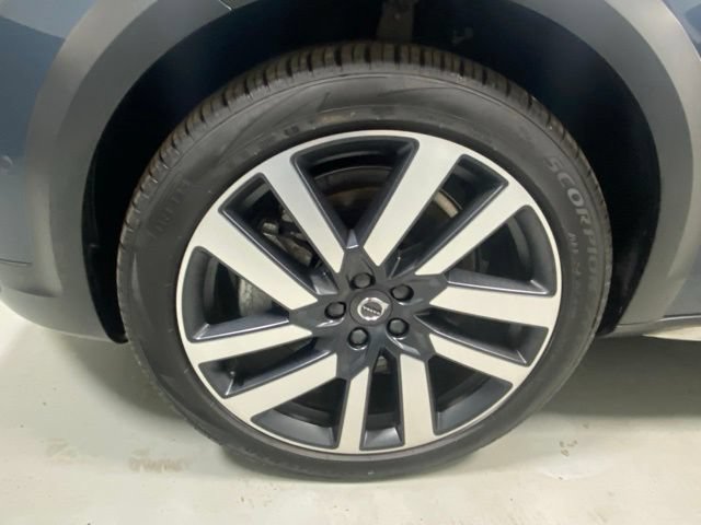 Used 2025 Volvo V90 B6 Cross Country Ultra AWD/4WD image 5