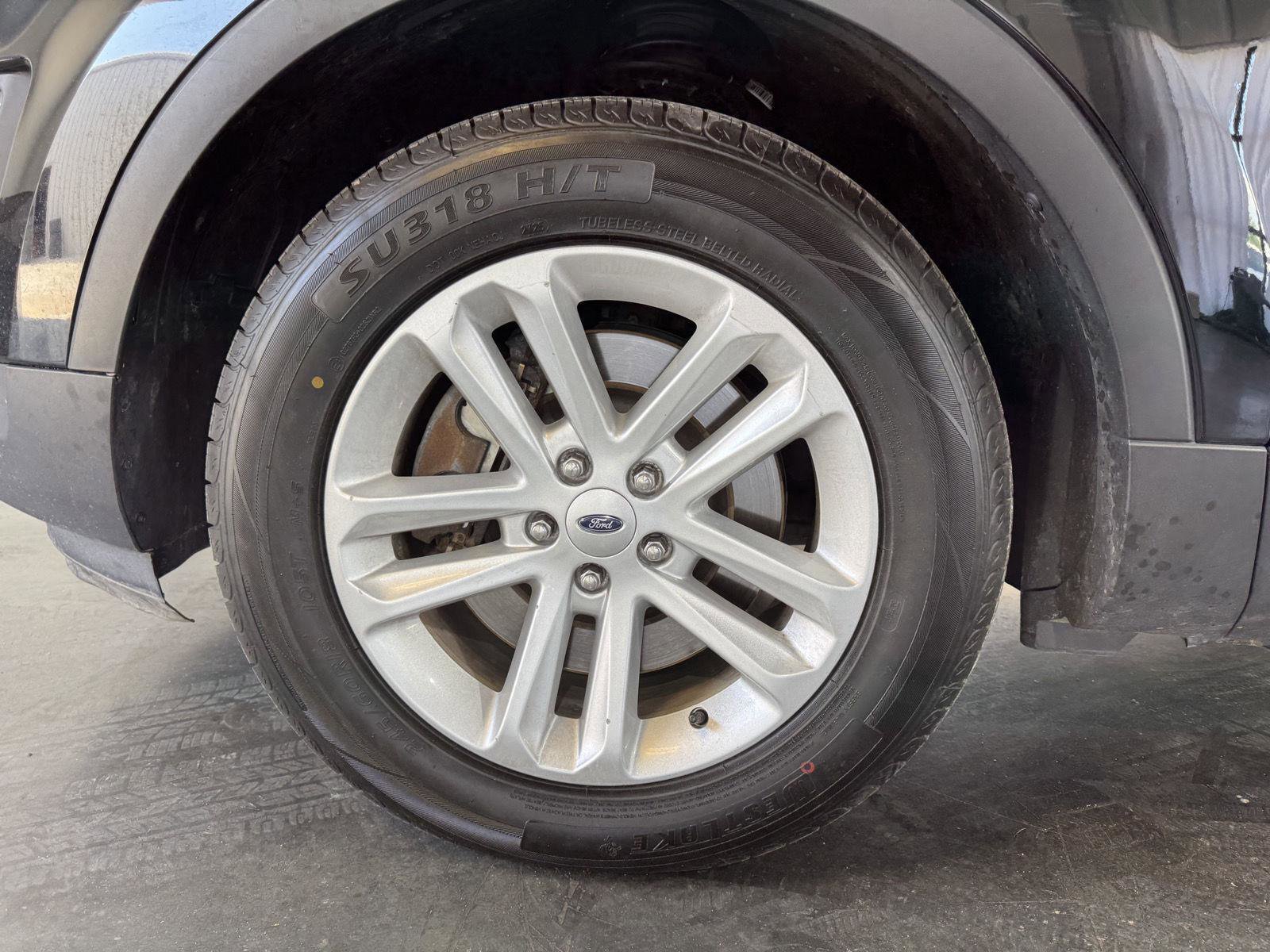 Certified 2017 Ford Explorer XLT w/ Equipment Group 202A FWD image 10