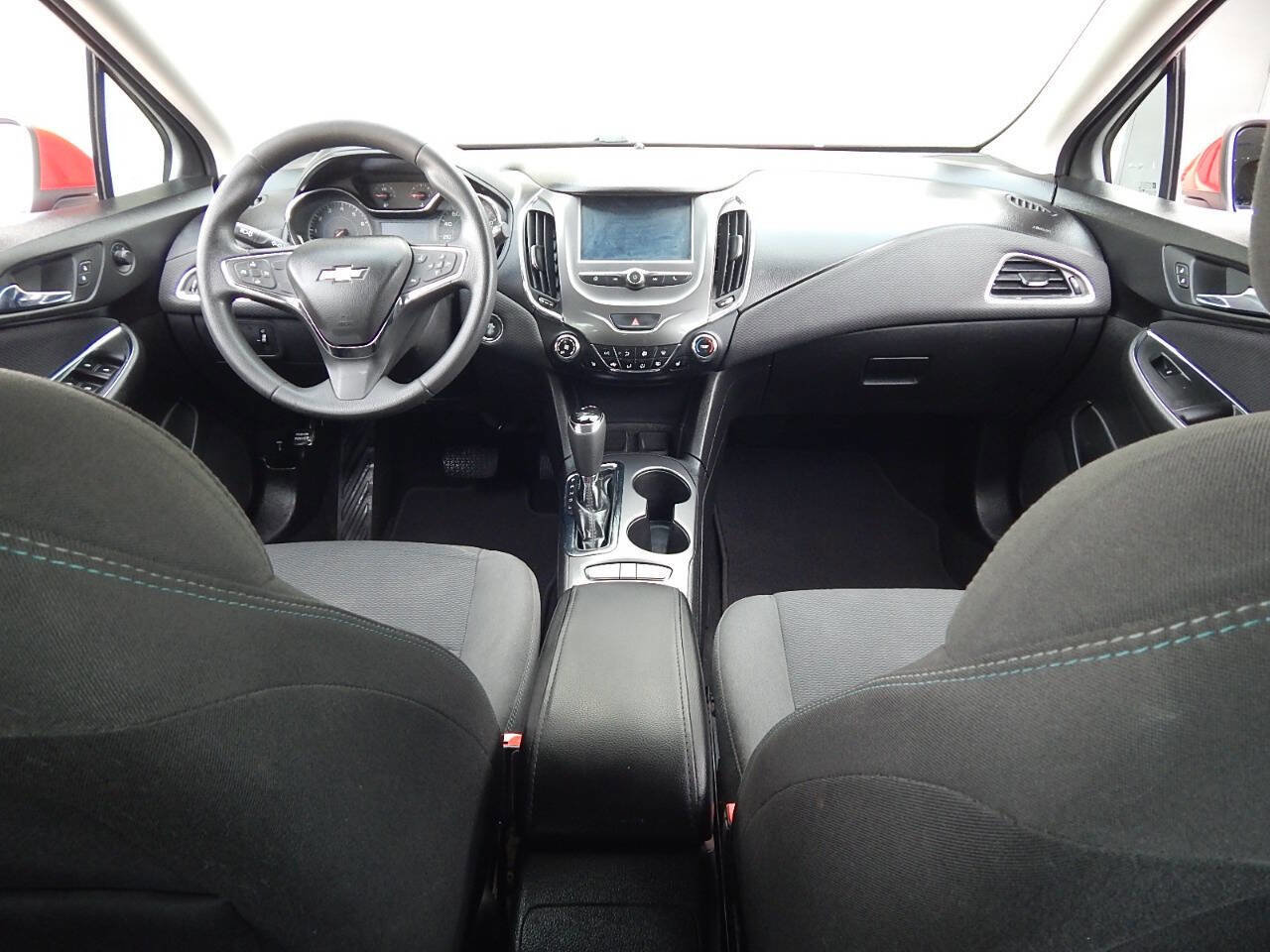 Used 2017 Chevrolet Cruze LT w/ Convenience Package FWD image 18