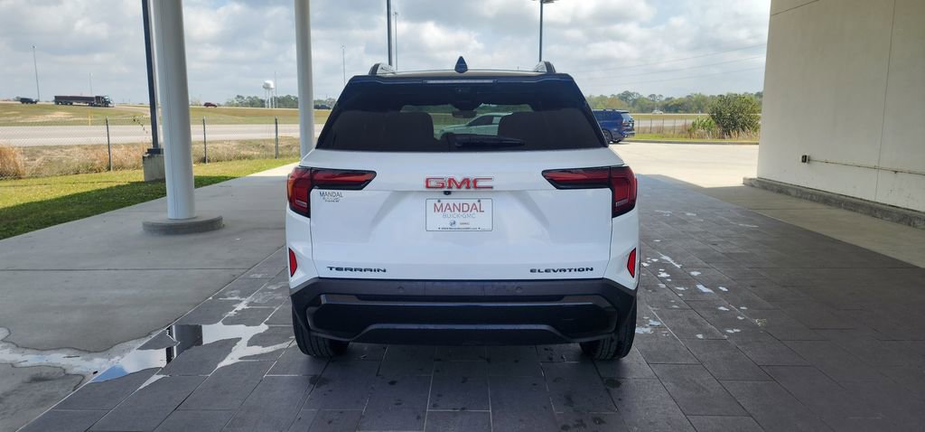 Used 2025 GMC Terrain Elevation w/ Elevation Premium Package image 7