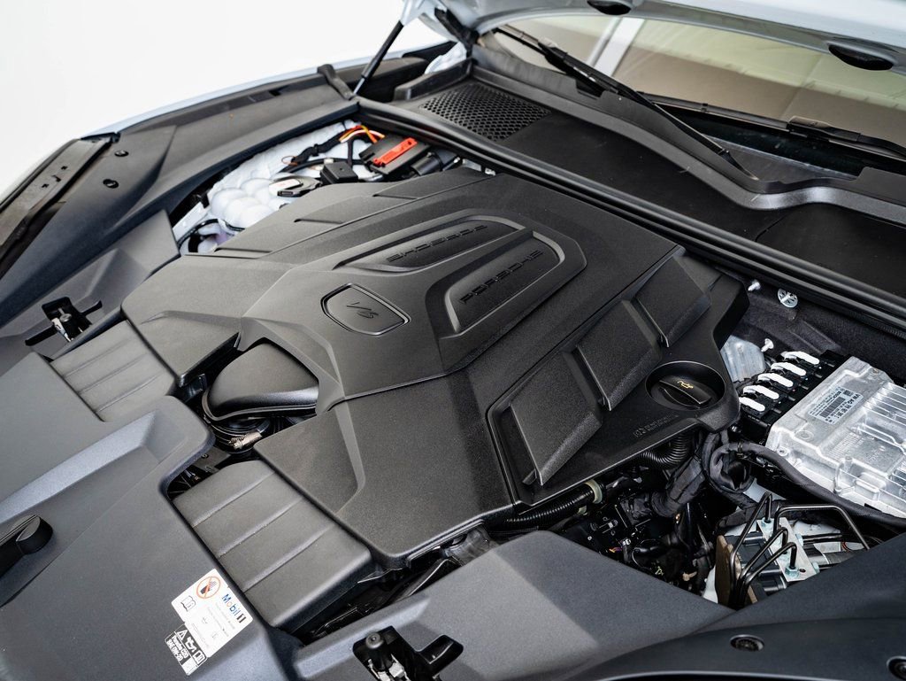 Certified 2024 Porsche Cayenne Coupe AWD/4WD image 40