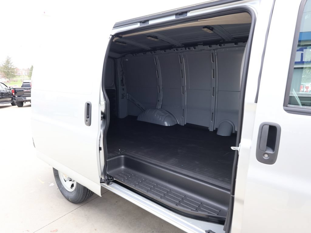 New 2026 Chevrolet Express 2500 w/ Enhanced Convenience Package RWD image 23