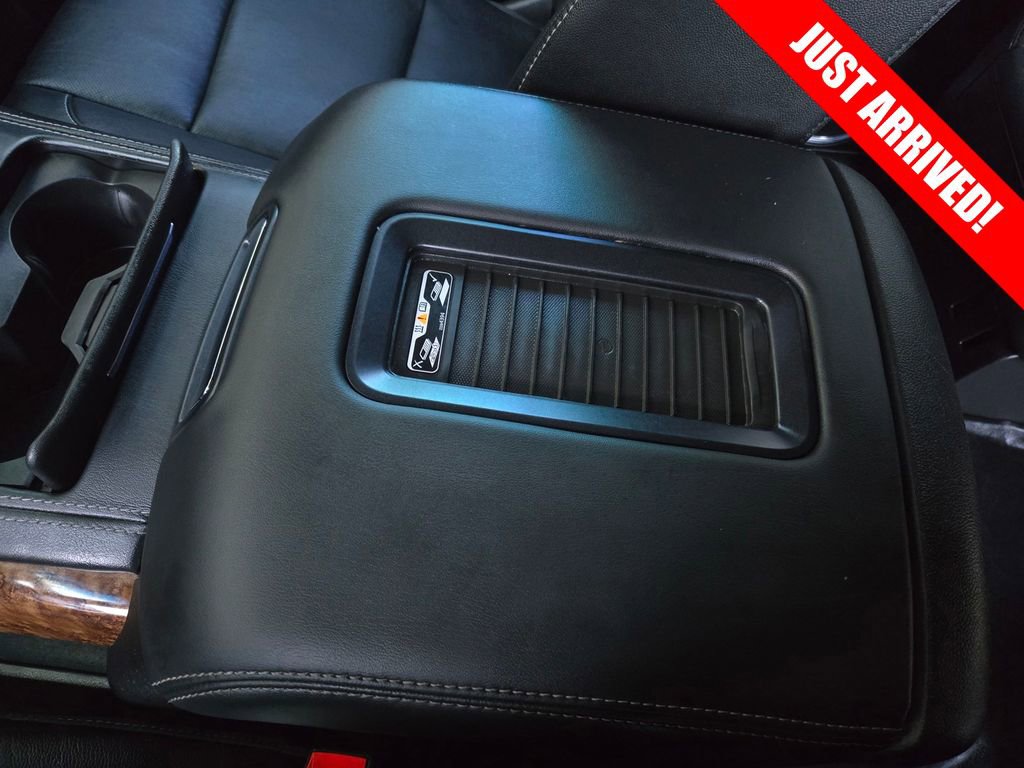 Used 2019 Chevrolet Suburban Premier AWD/4WD image 25