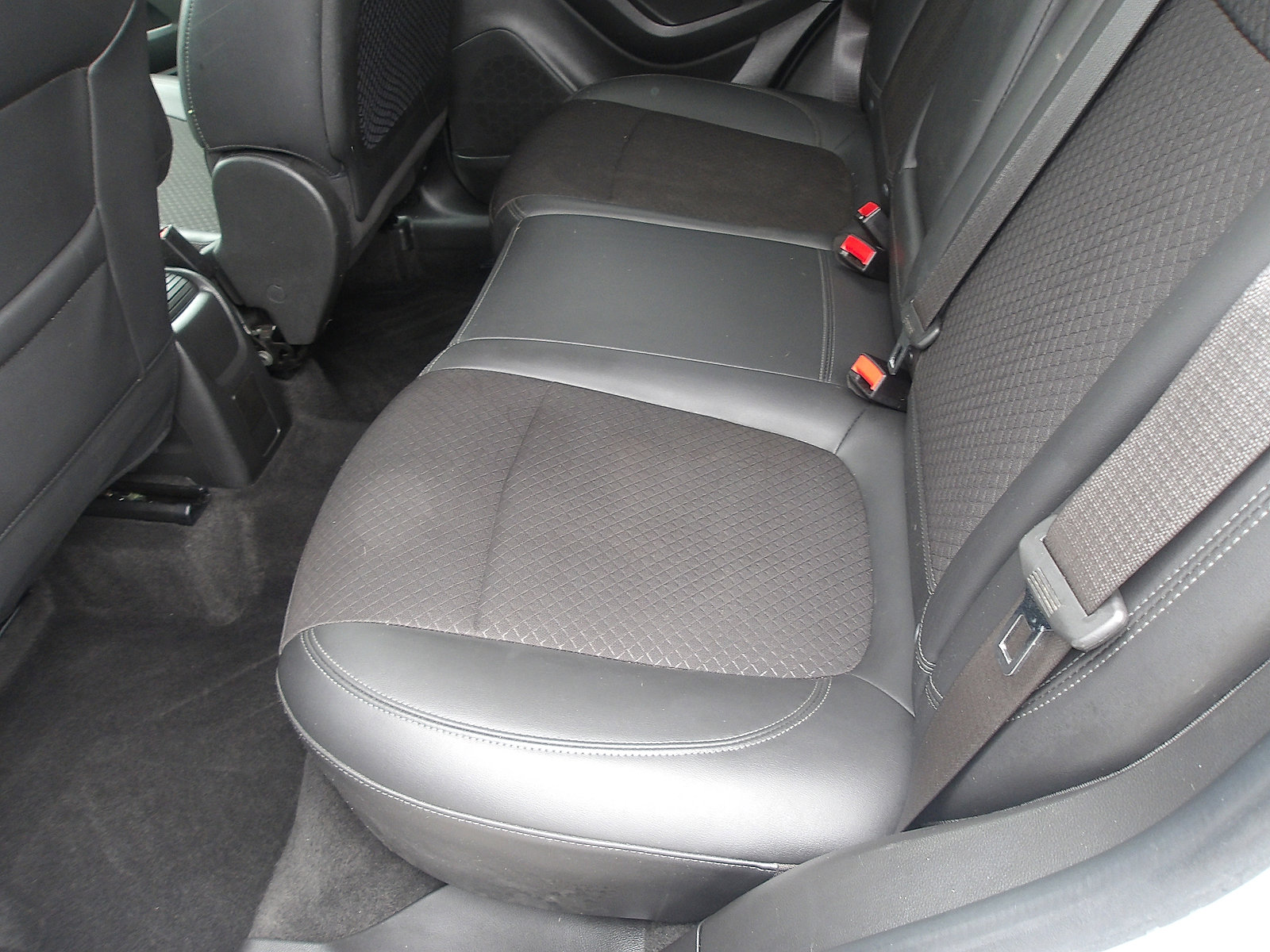 Used 2018 Buick Encore Sport Touring FWD image 11