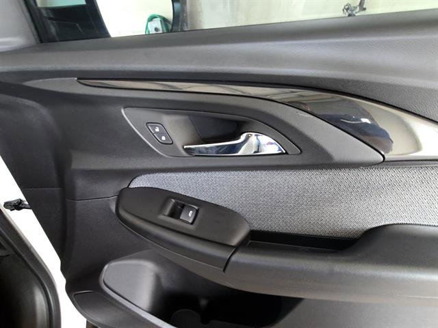 Used 2023 Chevrolet TrailBlazer LT FWD image 14