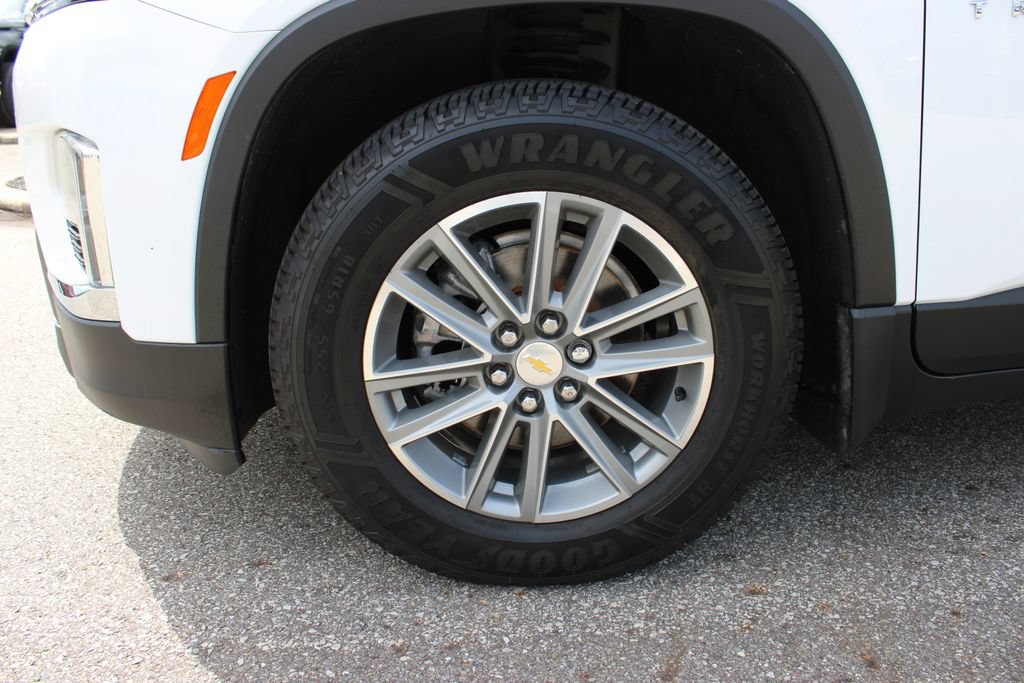 Used 2022 Chevrolet Traverse LT FWD image 28