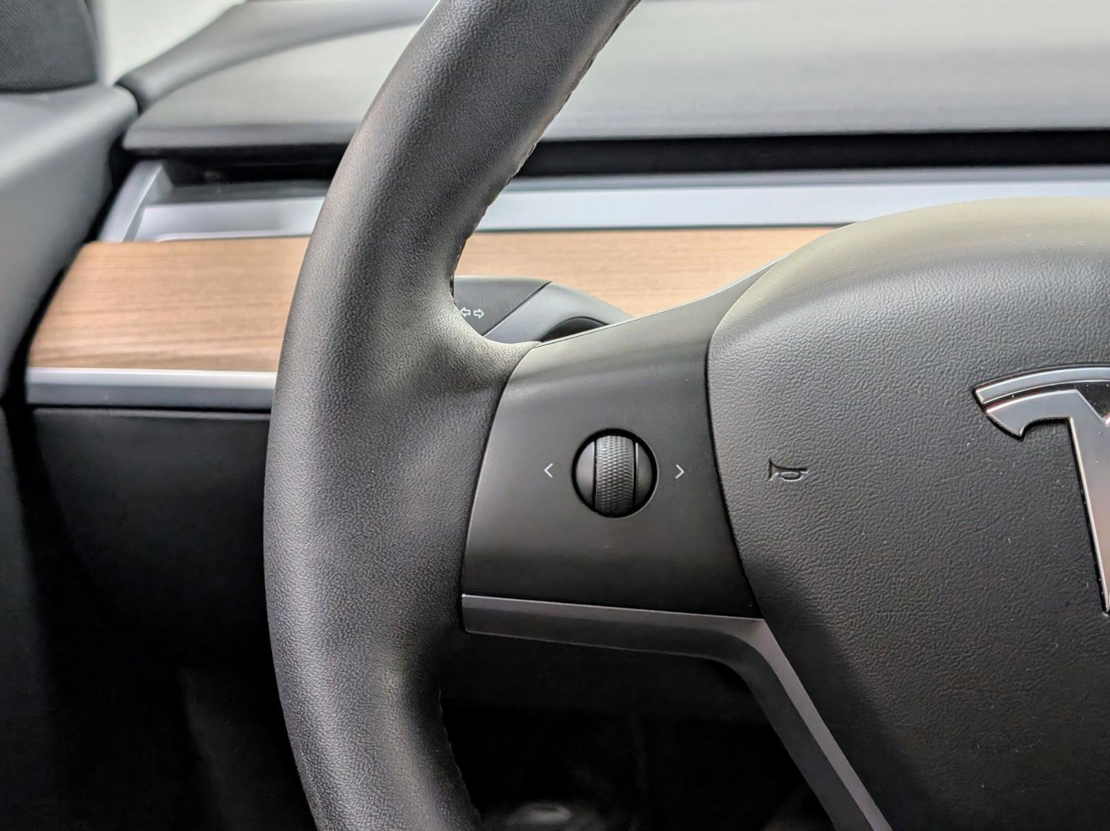 Used 2020 Tesla Model 3 Performance image 35