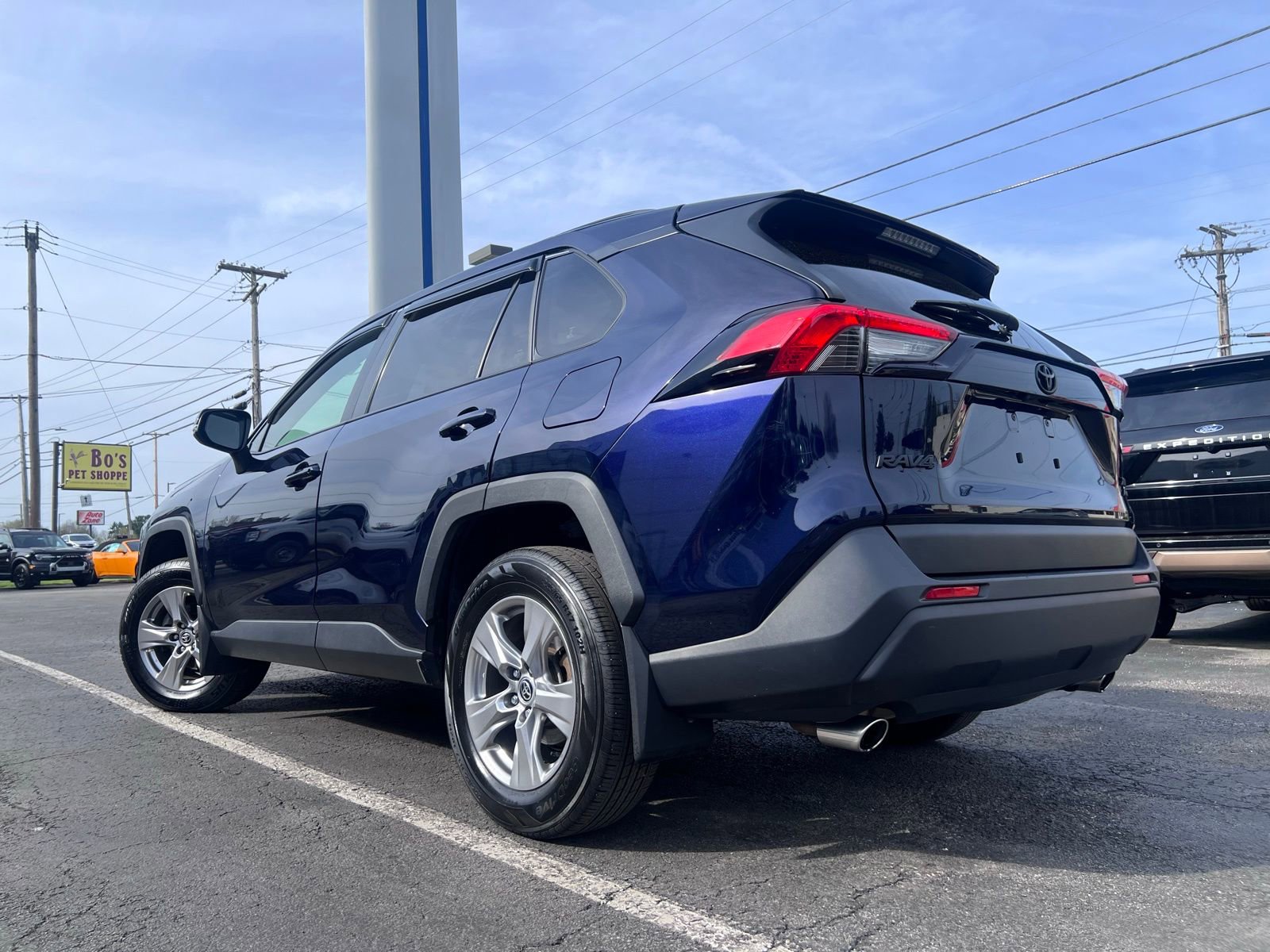 Used 2022 Toyota RAV4 XLE image 13