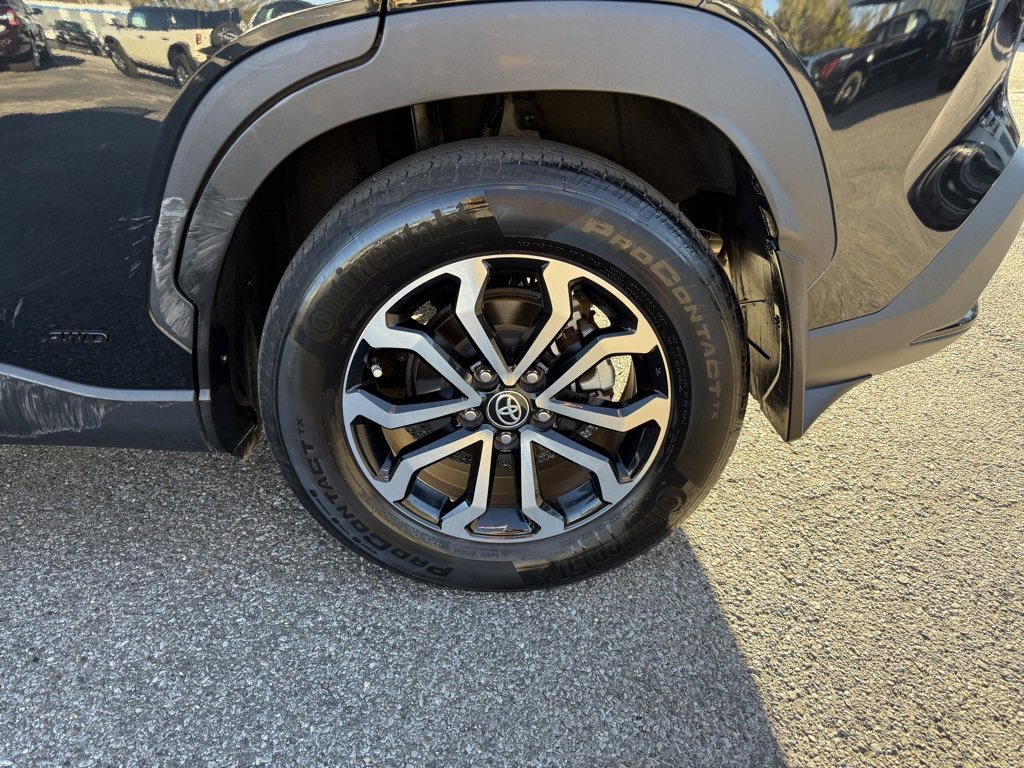 Used 2023 Toyota Corolla Cross SE image 31