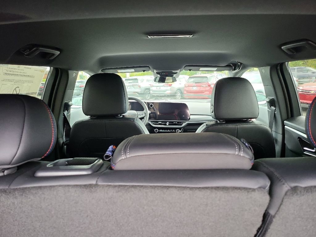 New 2025 Chevrolet Equinox EV RS image 13