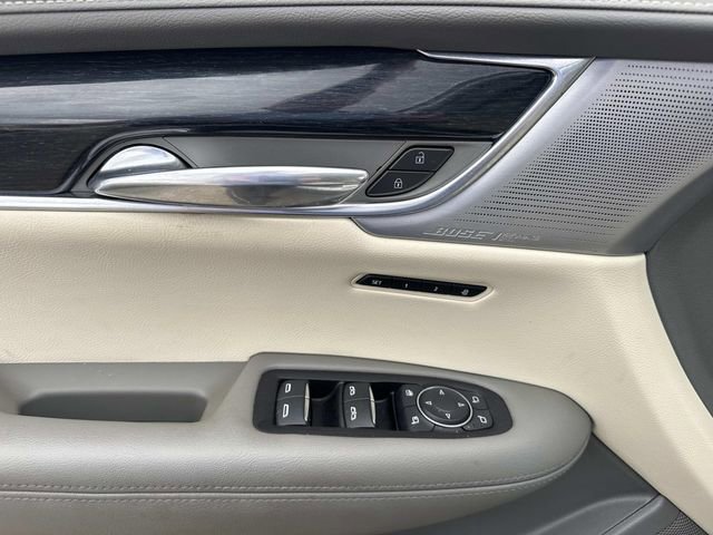 Used 2025 Cadillac XT6 Premium Luxury image 21