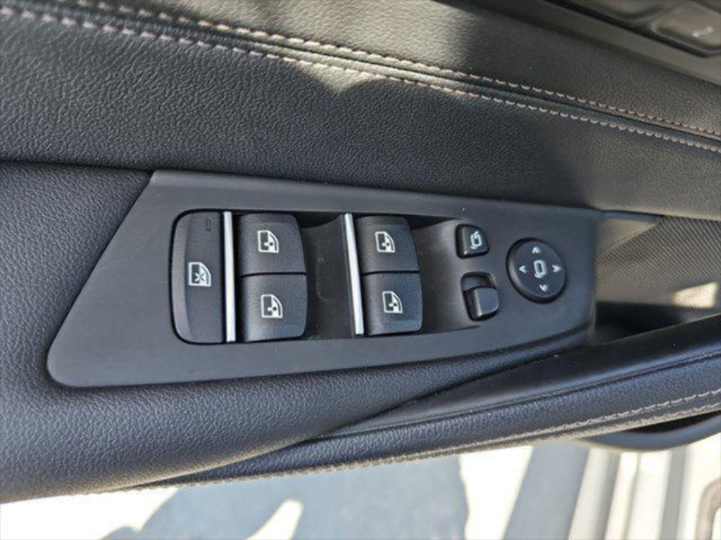 Used 2023 BMW 530e w/ M Sport Package RWD image 28