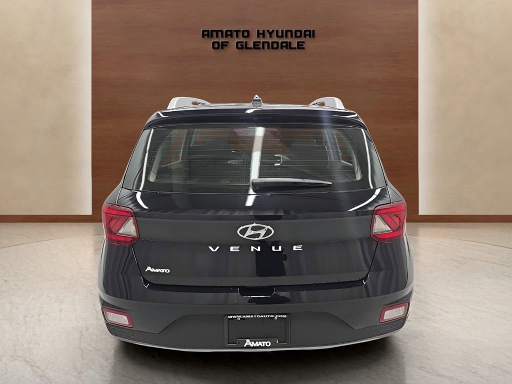 Certified 2024 Hyundai Venue SEL image 3