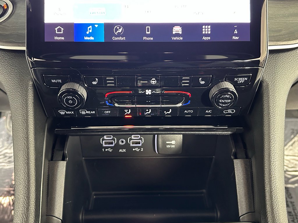 New 2025 Jeep Grand Cherokee Limited image 23