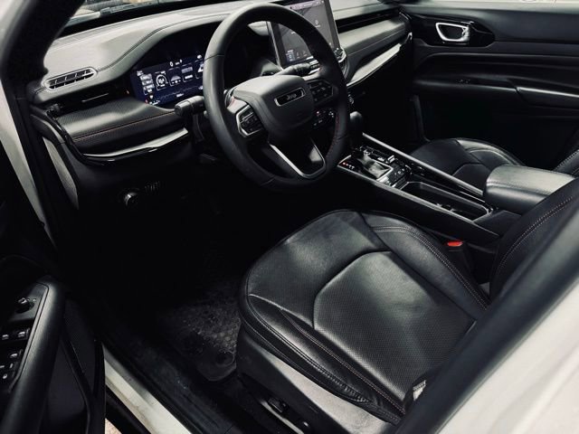 Used 2025 Jeep Compass Trailhawk w/ Trailhawk Elite Group image 19