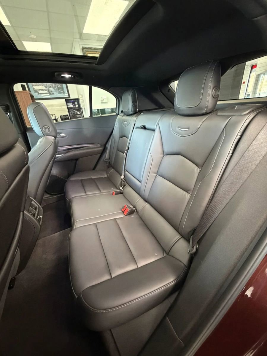 Used 2023 Cadillac XT4 Luxury w/ Cold Weather Package image 12