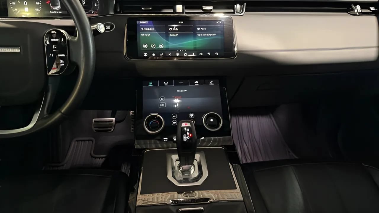 Used 2020 Land Rover Range Rover Evoque R-Dynamic SE AWD/4WD image 37