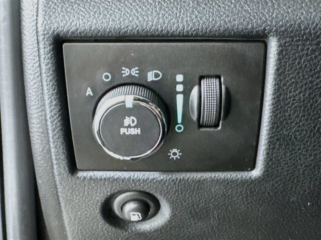 Used 2013 Jeep Grand Cherokee SRT8 w/ Trailer Tow Group IV AWD/4WD image 11