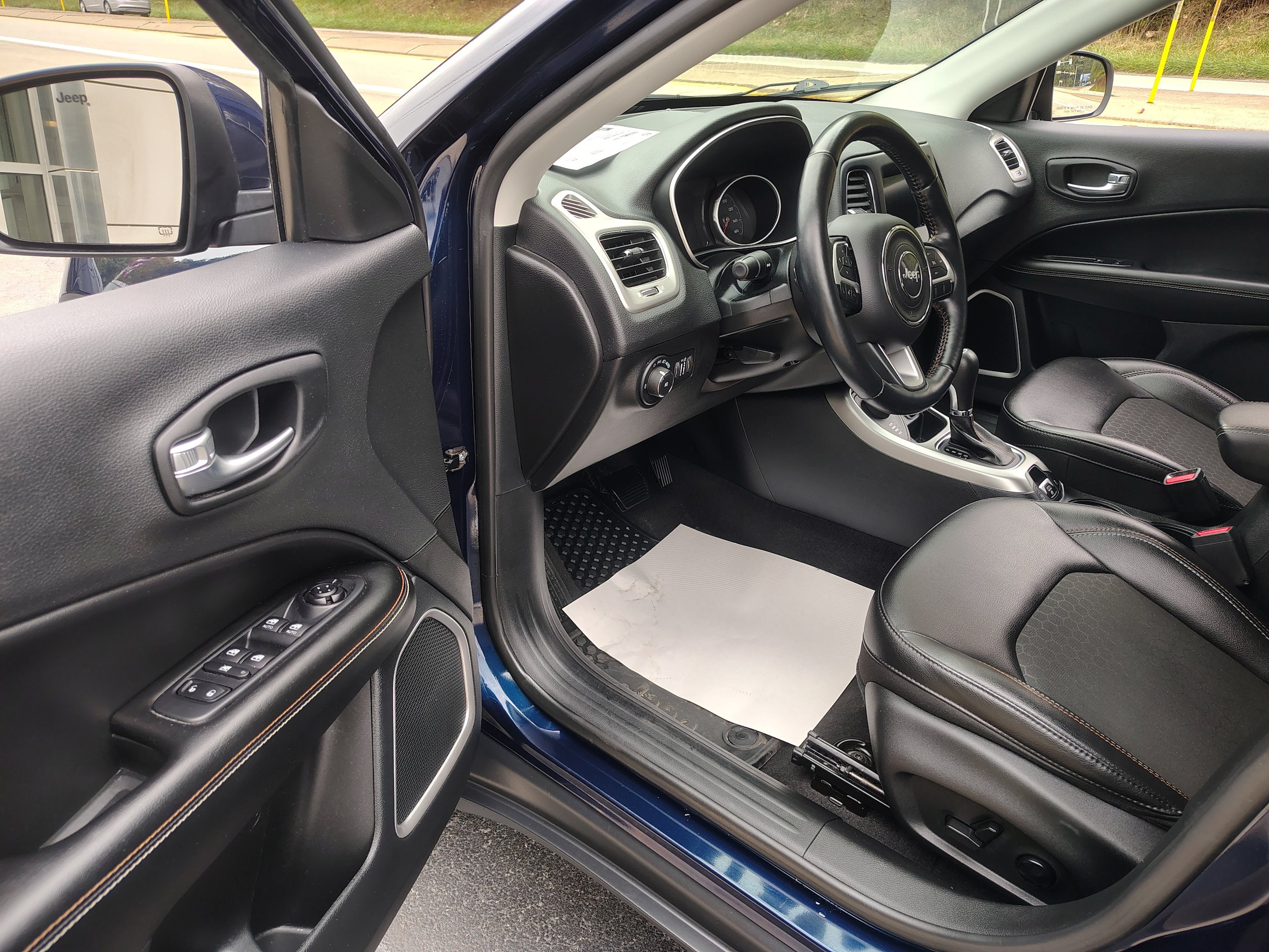 Certified 2021 Jeep Compass Latitude w/ Convenience Group AWD/4WD image 17