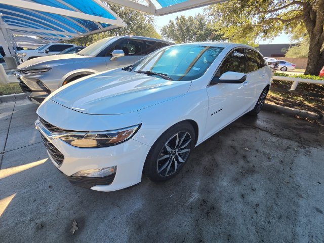Used 2023 Chevrolet Malibu RS w/ Driver Confidence Package FWD image 3