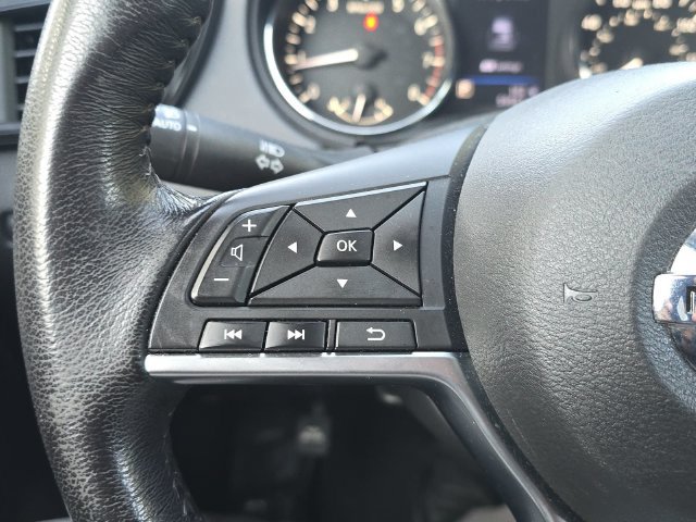 Used 2018 Nissan Rogue SV FWD image 15